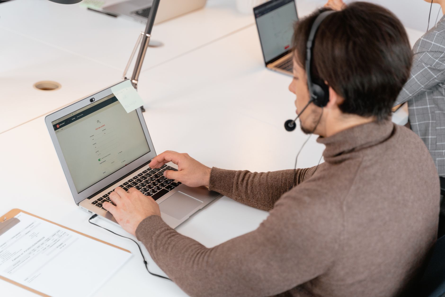 AI-agenter i CRM mangler standarder frem til Q4 2026